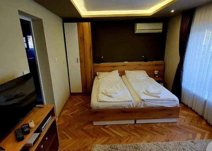 Ivet Guest 3* فارنا