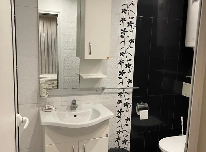 Ivet Guest 瓦爾納